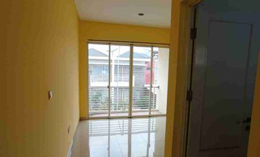 D sewa rumah golf lake