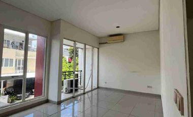 D sewa rumah golf lake