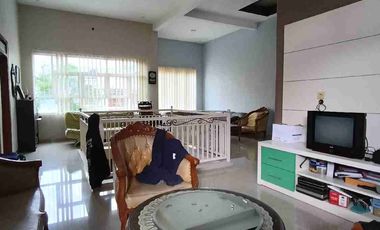 DIJUAL RUGI!! RUMAH SUHAT BUNGA MERAK, BELI TANAH, BONUS RUMAH MEWAH DUA LANTAI, DI KAWASAN ELIT SUHAT