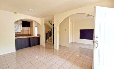 Alquiler de Cómoda Casa de 3 Dormitorios, dentro de Conjunto Cerrado - Urbanización Villa Bonita Etapa 5, Vía a Daule