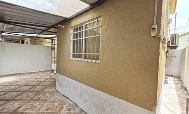 Alquiler de Cómoda Casa de 3 Dormitorios, dentro de Conjunto Cerrado - Urbanización Villa Bonita Etapa 5, Vía a Daule