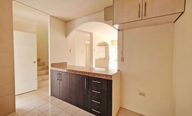 Alquiler de Cómoda Casa de 3 Dormitorios, dentro de Conjunto Cerrado - Urbanización Villa Bonita Etapa 5, Vía a Daule