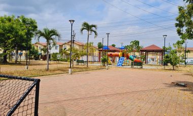 Alquiler de Cómoda Casa de 3 Dormitorios, dentro de Conjunto Cerrado - Urbanización Villa Bonita Etapa 5, Vía a Daule