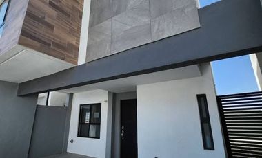 Casa en renta en fraccionamiento privado Paris residencial