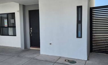 Casa en renta en fraccionamiento privado Paris residencial