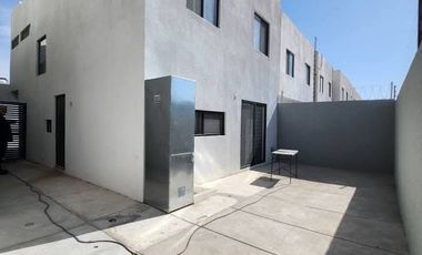 Casa en renta en fraccionamiento privado Paris residencial