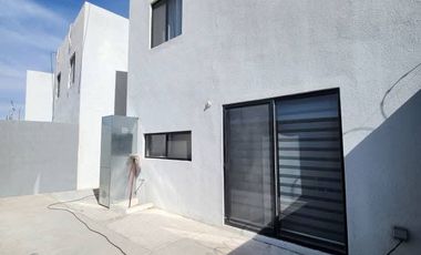 Casa en renta en fraccionamiento privado Paris residencial