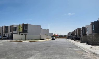 Casa en renta en fraccionamiento privado Paris residencial