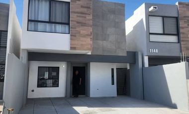 Casa en renta en fraccionamiento privado Paris residencial