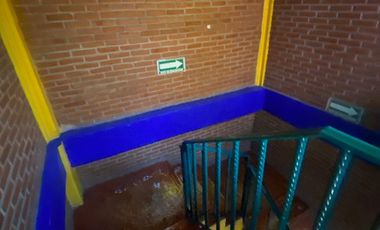 VENTA CASA CON USO DE SUELO PARA ESCUELA EN NEZAHUALCOYOTL