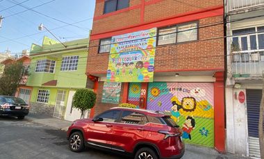 VENTA CASA CON USO DE SUELO PARA ESCUELA EN NEZAHUALCOYOTL