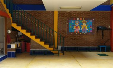 VENTA CASA CON USO DE SUELO PARA ESCUELA EN NEZAHUALCOYOTL