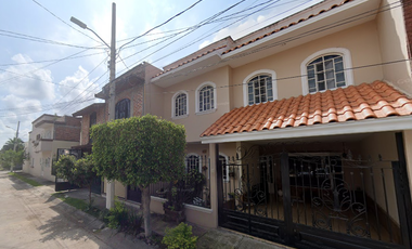 HERMOSA CASA DE DOS NIVELES AL NORTE DE SAHUAYO MICHOACAN CON 161m2 DE TERRENO