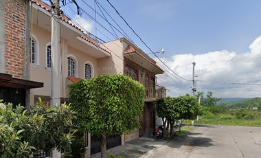 HERMOSA CASA DE DOS NIVELES AL NORTE DE SAHUAYO MICHOACAN CON 161m2 DE TERRENO