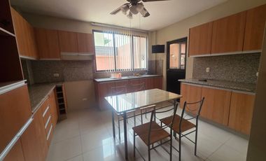 Kennedy Norte, Renta de Hermosa Casa con 4 Dorm..