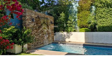 Se vende casa con energia solar 5d-4b-4estac