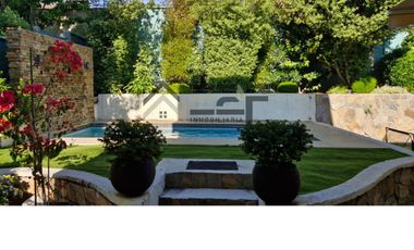 Se vende casa con energia solar 5d-4b-4estac