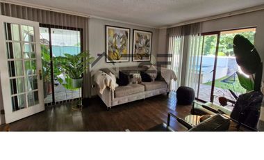 Se vende casa con energia solar 5d-4b-4estac