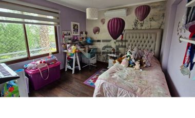 Se vende casa con energia solar 5d-4b-4estac