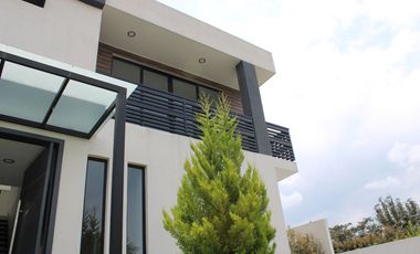 CASA EN VENTA POR ESTRENAR de 380 MTS. EN VENTA EN URBANIZACION DE PUEMBO