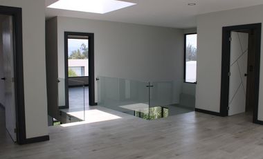 CASA EN VENTA POR ESTRENAR de 380 MTS. EN VENTA EN URBANIZACION DE PUEMBO