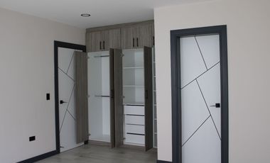 CASA EN VENTA POR ESTRENAR de 380 MTS. EN VENTA EN URBANIZACION DE PUEMBO