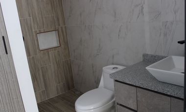 CASA EN VENTA POR ESTRENAR de 380 MTS. EN VENTA EN URBANIZACION DE PUEMBO