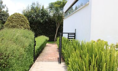 CASA EN VENTA POR ESTRENAR de 380 MTS. EN VENTA EN URBANIZACION DE PUEMBO