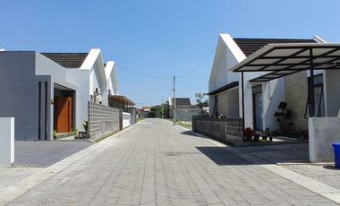 Jual Rumah Dengan Desain Cantik Lokasi Favorit Jogja Utara Dekat Stadion Maguwoharjo