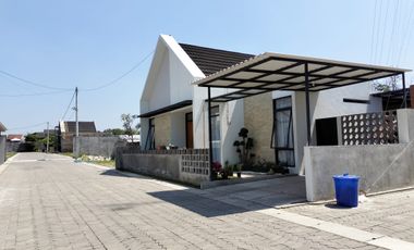 Jual Rumah Dengan Desain Cantik Lokasi Favorit Jogja Utara Dekat Stadion Maguwoharjo