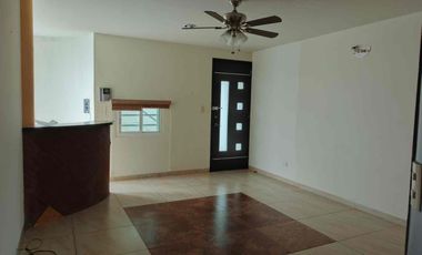 Rento amplio departamento muy cerca de Zavaleta y la recta a Cholula