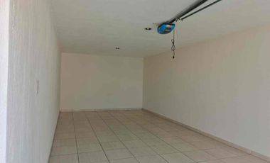 Rento amplio departamento muy cerca de Zavaleta y la recta a Cholula