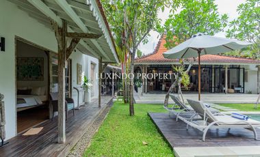 DISEWAKAN VILLA DENGAN 4 KAMAR TIDUR DI BERAWA