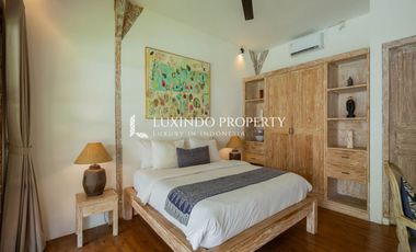 DISEWAKAN VILLA DENGAN 4 KAMAR TIDUR DI BERAWA