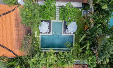 DISEWAKAN VILLA DENGAN 4 KAMAR TIDUR DI BERAWA