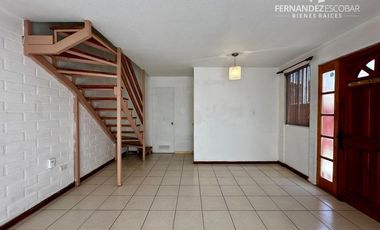 CALLE LARGA - ARRIENDA CASA DOS PISOS 3D 1B 2E - VILLA JARDINES DE CALLE LARGA