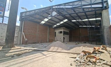 LOCAL COMERCIAL NUEVO EN RENTA EN EL MIRADOR FRENTE A HOSPITAL LOS PILARES IDEAL PARA FRANQUICIA