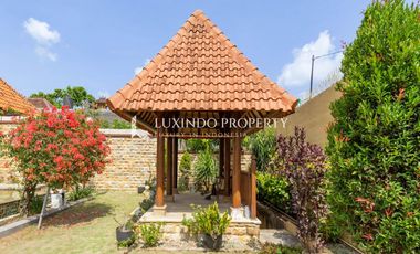 DIJUAL VILLA DENGAN 4 KAMAR TIDUR DI SANUR