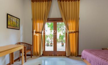 DIJUAL VILLA DENGAN 4 KAMAR TIDUR DI SANUR