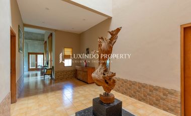 DIJUAL VILLA DENGAN 4 KAMAR TIDUR DI SANUR