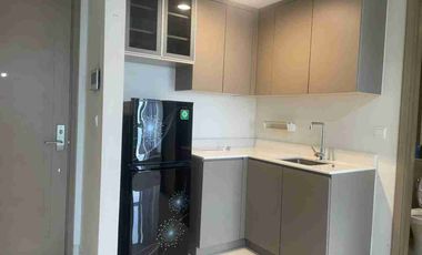 Sewa 1bedroom apartemen gold coast pik bagus siap huni lantai sedang.