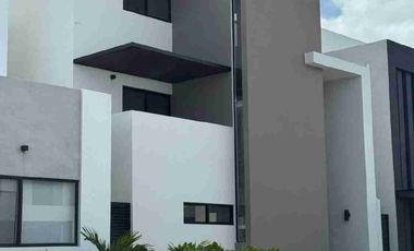 Venta Casa Nueva en Via Cumbres