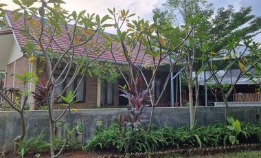 DIJUAL  Rumah & Tempat Usaha Yang Asri di Jl. Saladara/Perjuangan (dkt area kampus) Majasem - Cirebon