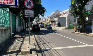 BUTUH CEPAT !! PINGGIR JALAN BESAR 465m² TEBET BARAT DALAM – HITUNG TANAH