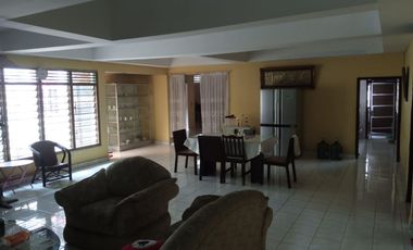 [Cocok untuk bisnis disebelah Sbux & Rumah Sakit] Rumah Ronggowarsito 40A Lokasi Strategis di depan jalan utama