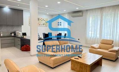 Disewa rumah cantik 2 lantai di Royal Grande