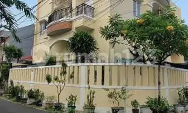 Dijual Rumah Luas 255 m2 3lt Furnished Siap Huni Di Jl.kesehatan Jakarta Pusat