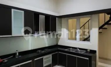 Dijual Rumah Luas 255 m2 3lt Furnished Siap Huni Di Jl.kesehatan Jakarta Pusat