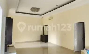 Dijual Rumah Luas 255 m2 3lt Furnished Siap Huni Di Jl.kesehatan Jakarta Pusat
