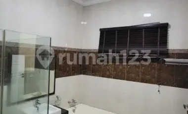 Dijual Rumah Luas 255 m2 3lt Furnished Siap Huni Di Jl.kesehatan Jakarta Pusat
